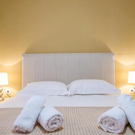 La Pietra Maisonettes *