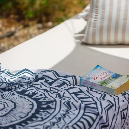 Semesterbostad La Pietra Maisonettes